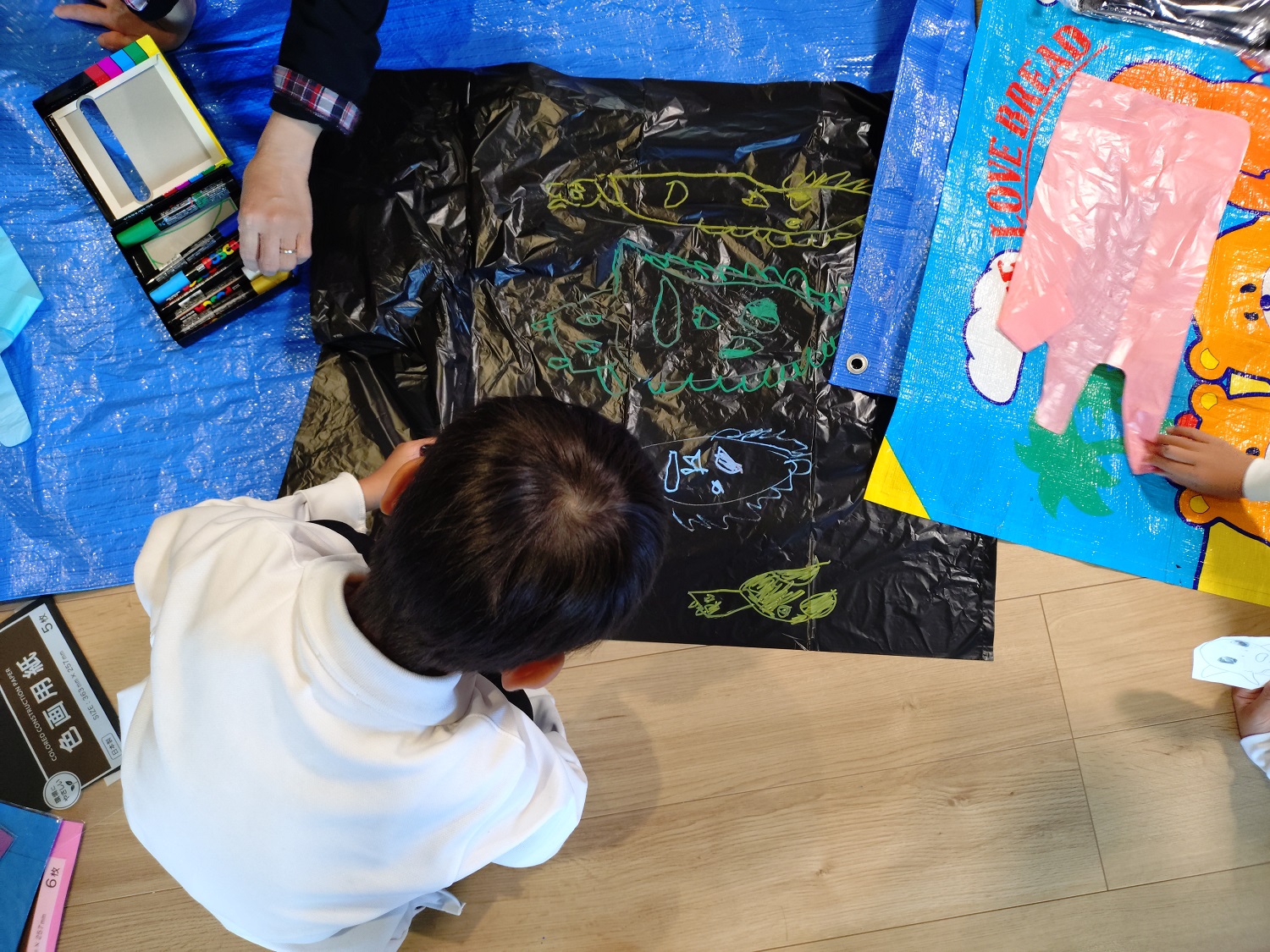 中央に表示する画像